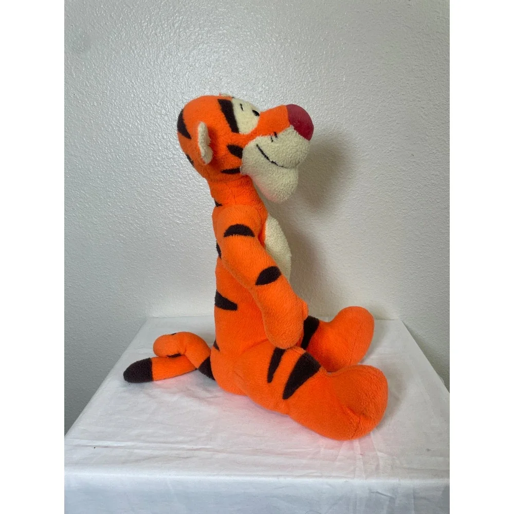 Disney Tigger Plush Kids Medium Orange Excellent‎ Winnie the Pooh Stuffed Animal